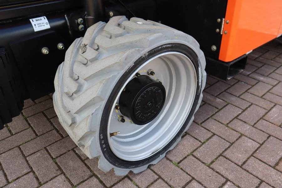 Plataforma de tijeras JLG RT4769 Unused, Diesel, 16.3m Working Height, 363kg: foto 14 Plataforma de tijeras JLG RT4769 Unused, Diesel, 16.3m Working Height, 363kg: foto 14