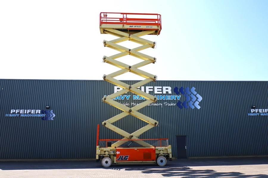 JLG SL245-12 Diesel, 4x4x4 Drive, 26.5m Working Height - Plataforma de tijeras: foto 3 JLG SL245-12 Diesel, 4x4x4 Drive, 26.5m Working Height - Plataforma de tijeras: foto 3