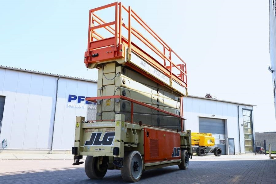 JLG SL245-12 Diesel, 4x4x4 Drive, 26.5m Working Height - Plataforma de tijeras: foto 2 JLG SL245-12 Diesel, 4x4x4 Drive, 26.5m Working Height - Plataforma de tijeras: foto 2
