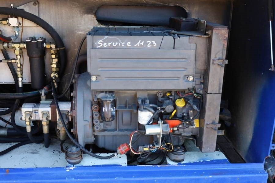 Liftlux SL205-25D Diesel, 4x4 Drive, Hydraulic Deck Extens - Plataforma de tijeras: foto 4 Liftlux SL205-25D Diesel, 4x4 Drive, Hydraulic Deck Extens - Plataforma de tijeras: foto 4