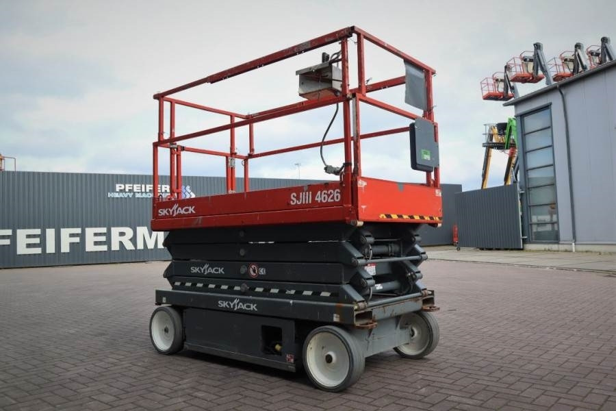 SkyJack SJ4626 ELECTRIC, 10M WORKING HEIGHT, 454KG CAPACIT - Plataforma de tijeras: foto 2 SkyJack SJ4626 ELECTRIC, 10M WORKING HEIGHT, 454KG CAPACIT - Plataforma de tijeras: foto 2