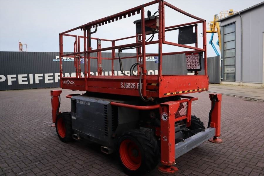 Plataforma de tijeras SkyJack SJ6826 Diesel, 4x4 Drive, 10m Working Height, 567k: foto 7