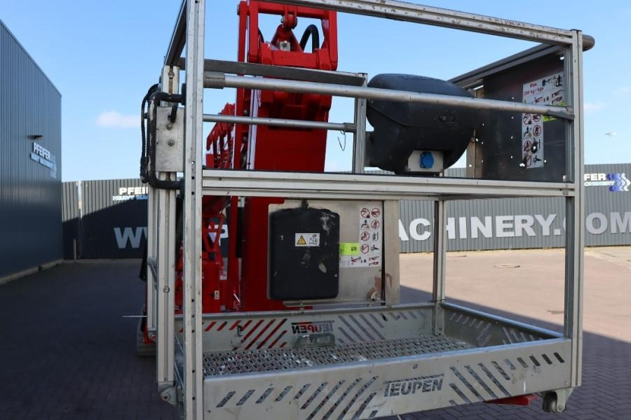 Plataforma articulada Teupen Leo 36t 230 V Electric Motor + Diesel, Rubber Trac: foto 8 Plataforma articulada Teupen Leo 36t 230 V Electric Motor + Diesel, Rubber Trac: foto 8