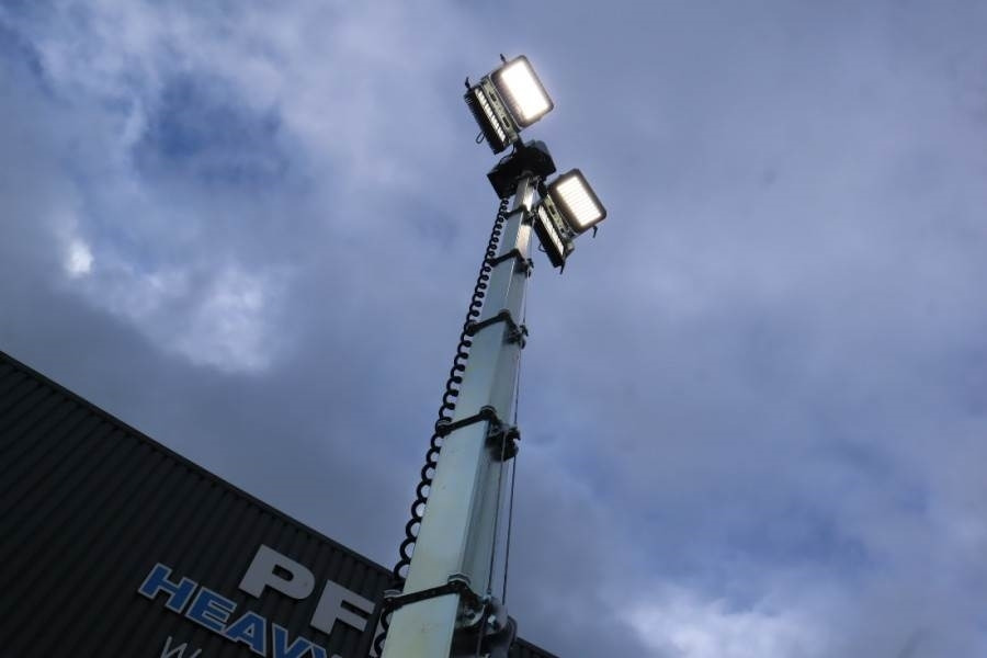 Trime X-BOX 4x320 LED Valid inspection, *Guarantee - Torre de iluminación: foto 4 Trime X-BOX 4x320 LED Valid inspection, *Guarantee - Torre de iluminación: foto 4