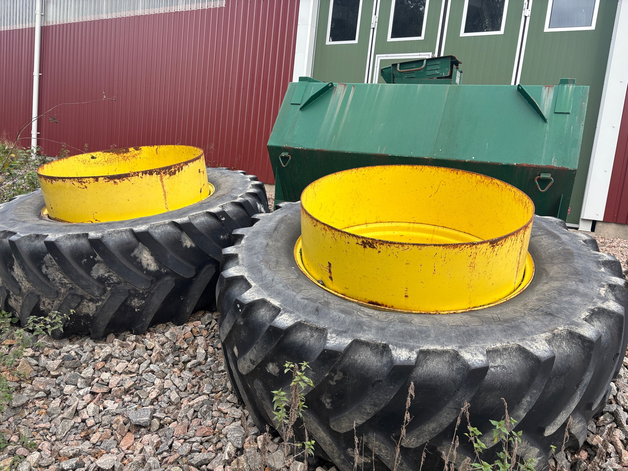 Dubbelmontage 650/65R42 till John Deere bak 2st - Neumático para Maquinaria agrícola: foto 1 Dubbelmontage 650/65R42 till John Deere bak 2st - Neumático para Maquinaria agrícola: foto 1