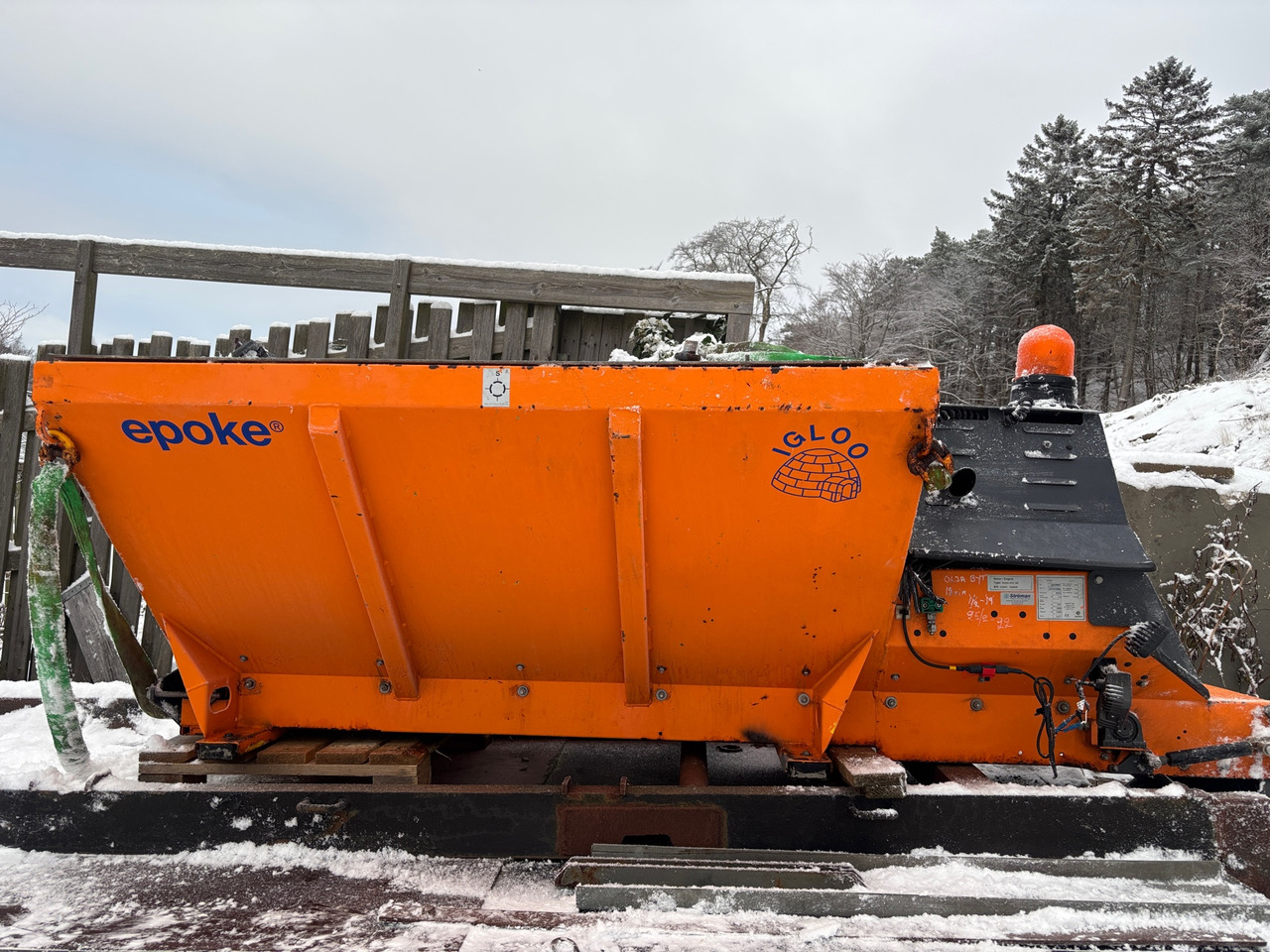 Epoke S2300E - Esparcidor de sal: foto 1 Epoke S2300E - Esparcidor de sal: foto 1