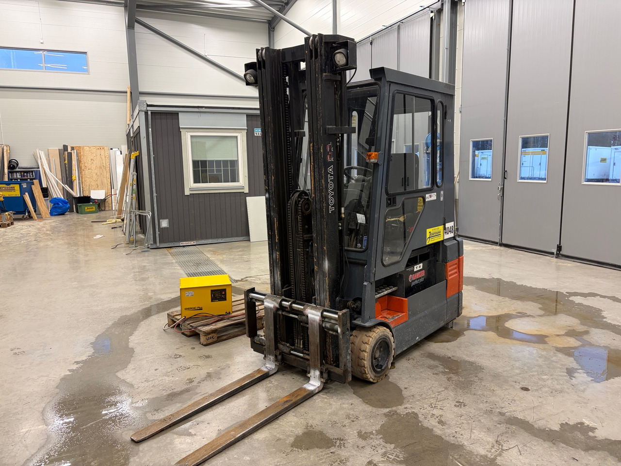 Toyota 7FBEF20 - Equipo de manutención: foto 1 Toyota 7FBEF20 - Equipo de manutención: foto 1