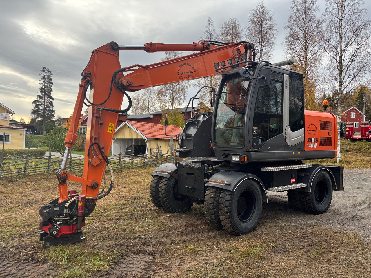 Hitachi ZX 140W-3 - Excavadora: foto 1 Hitachi ZX 140W-3 - Excavadora: foto 1