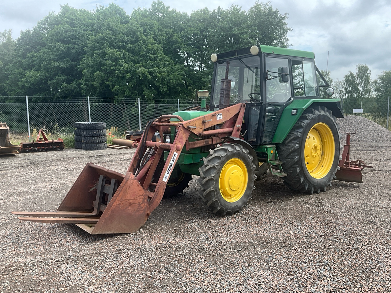 John Deere 2130 - Tractor: foto 1 John Deere 2130 - Tractor: foto 1