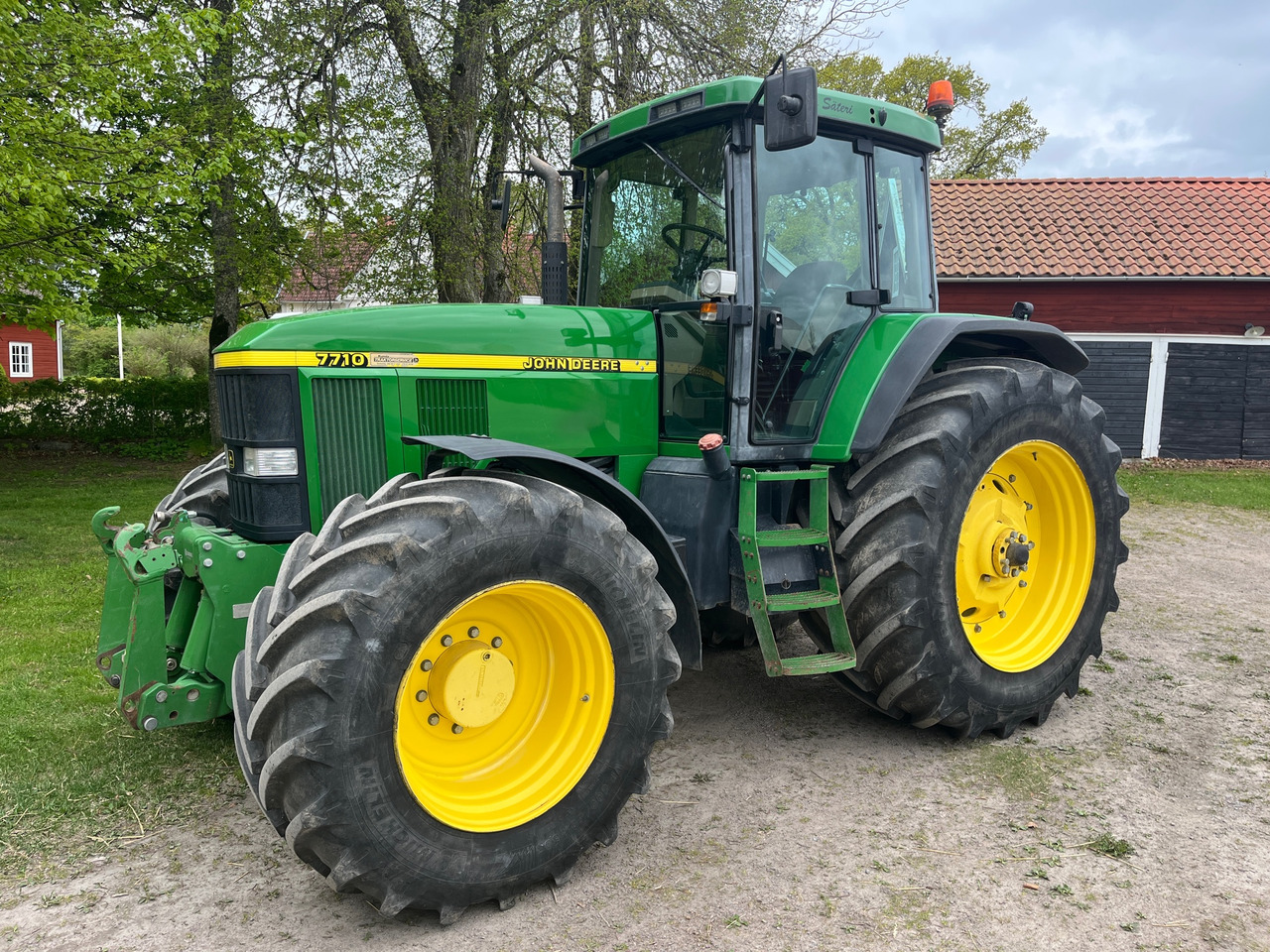 John Deere 7710 - Tractor: foto 1 John Deere 7710 - Tractor: foto 1