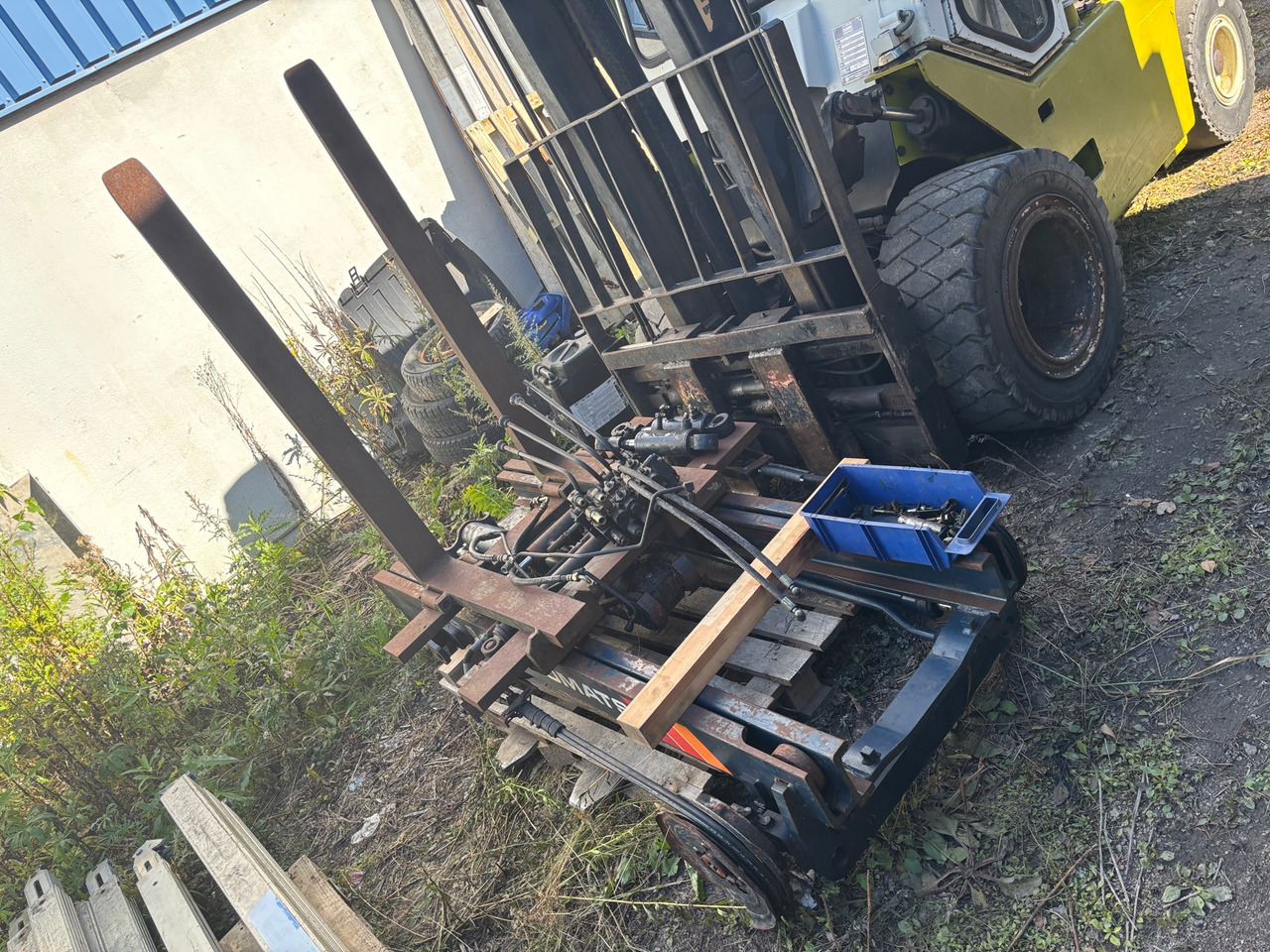 Komatsu F015M230 - Equipo de construcción: foto 1 Komatsu F015M230 - Equipo de construcción: foto 1