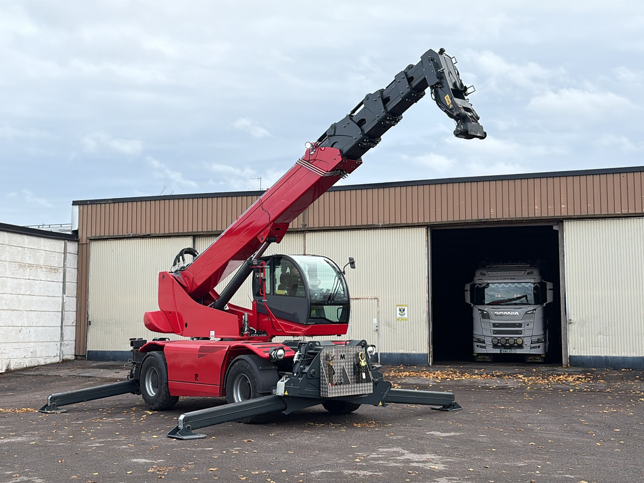 Magni RTH 6.30-V/D - Manipulador telescópico: foto 1 Magni RTH 6.30-V/D - Manipulador telescópico: foto 1