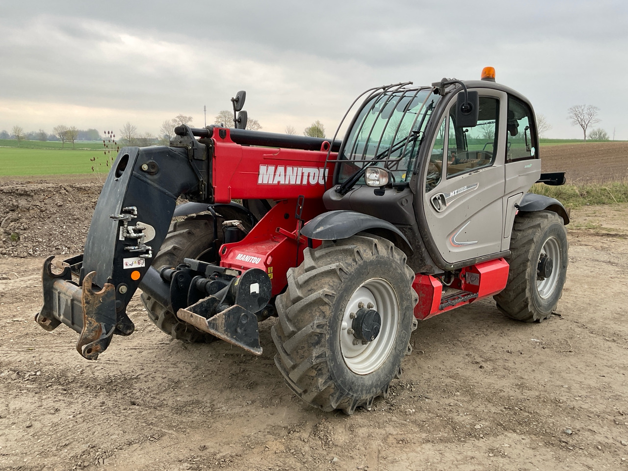 Manitou MT1135 - Cargadora de ruedas: foto 1 Manitou MT1135 - Cargadora de ruedas: foto 1