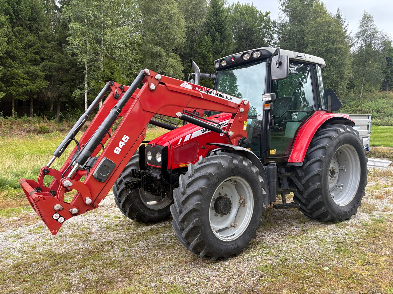 Massey Ferguson 5455 - Tractor: foto 1 Massey Ferguson 5455 - Tractor: foto 1