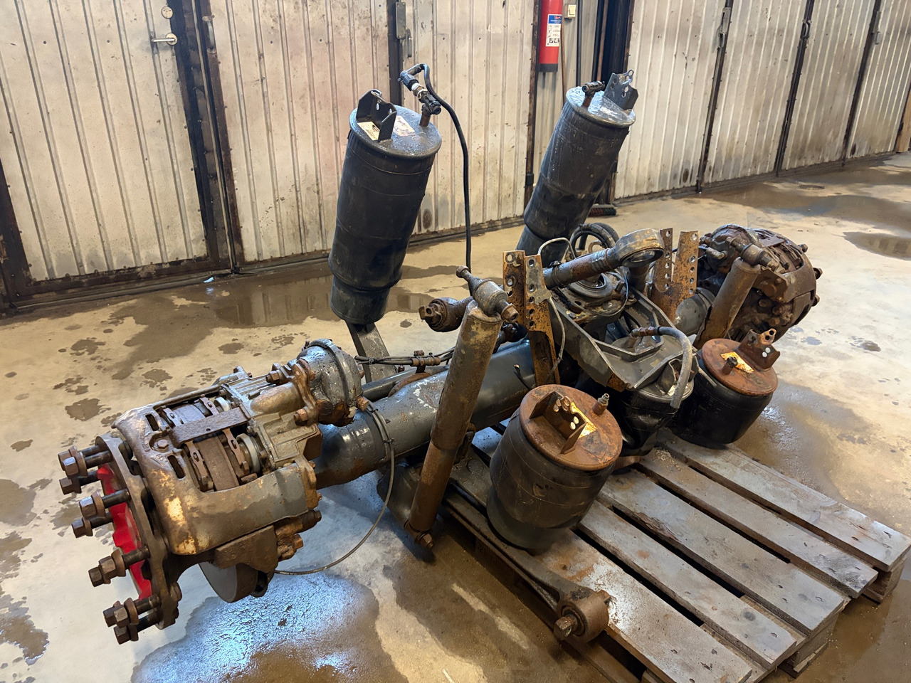 Volvo FH16 580 Tridem - Eje delantero para Camión: foto 1 Volvo FH16 580 Tridem - Eje delantero para Camión: foto 1