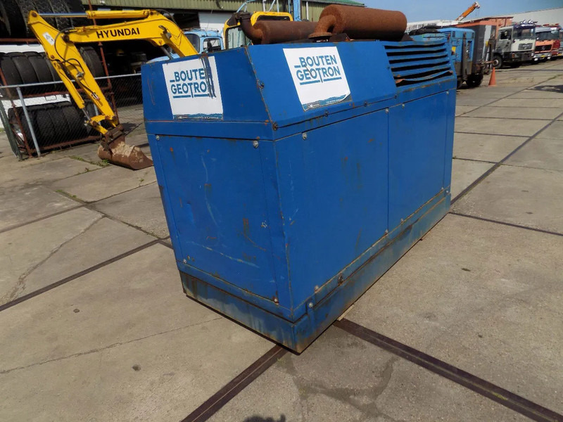 Bredenoord Bredenoord BRDE 60 KVA deutz F6L 913 - Generador industriale: foto 4 Bredenoord Bredenoord BRDE 60 KVA deutz F6L 913 - Generador industriale: foto 4