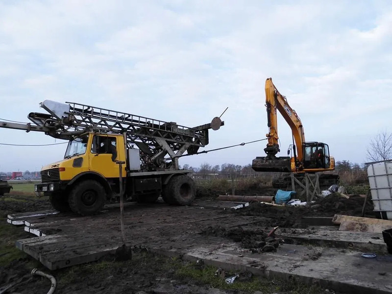 Mercedes-Benz Unimog U1250 Well Drill Brunnenbohr gerat - Perforadora: foto 4 Mercedes-Benz Unimog U1250 Well Drill Brunnenbohr gerat - Perforadora: foto 4