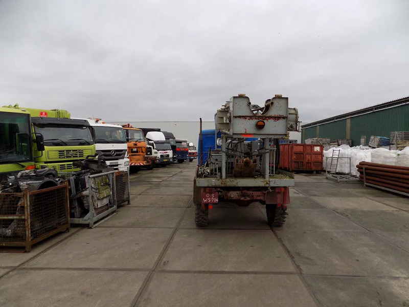 Unimog Mercedes S 404 boormachine Bomag - Perforadora: foto 4 Unimog Mercedes S 404 boormachine Bomag - Perforadora: foto 4