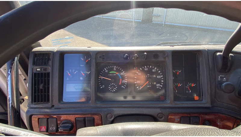 Camión volquete Volvo FM 12.420 kipper: foto 13