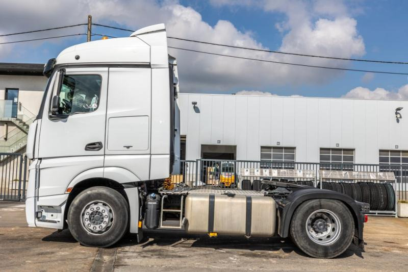 Mercedes ACTROS 1945 (1845) LS - Cabeza tractora: foto 3 Mercedes ACTROS 1945 (1845) LS - Cabeza tractora: foto 3
