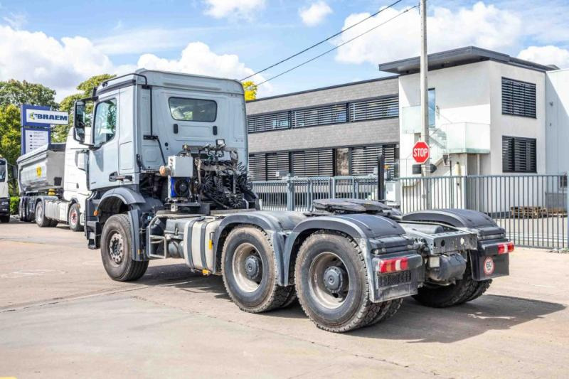 Mercedes AROCS 2648 LS - 6x4 - Cabeza tractora: foto 4 Mercedes AROCS 2648 LS - 6x4 - Cabeza tractora: foto 4