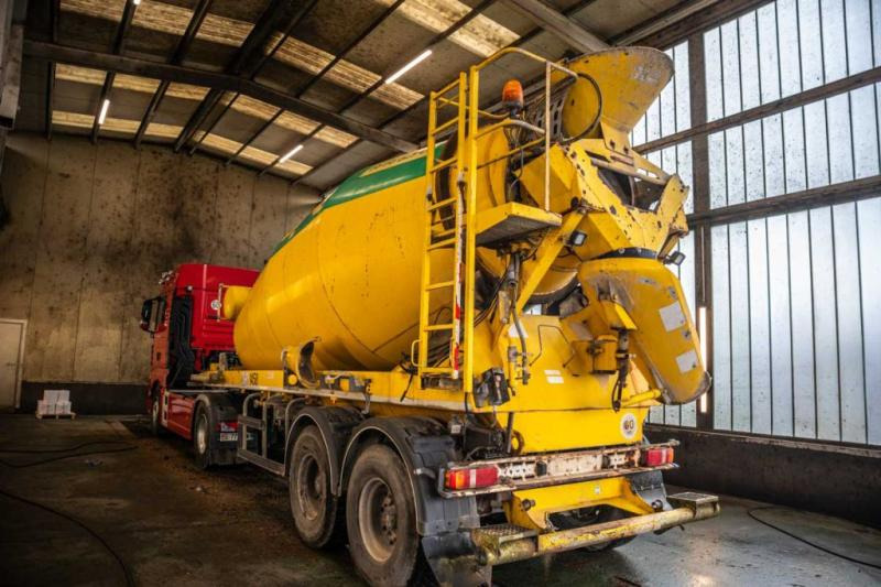 DE BUF BETON MIXER/MALAXEUR/MISCHER 12M3 - Semirremolque hormigonera: foto 4 DE BUF BETON MIXER/MALAXEUR/MISCHER 12M3 - Semirremolque hormigonera: foto 4
