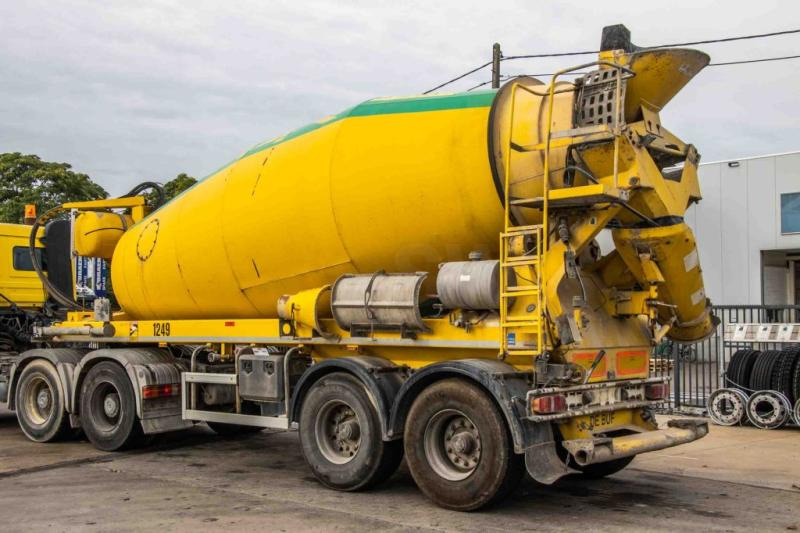 DE BUF BETON MIXER/MALAXEUR/MISCHER12M3 - Semirremolque hormigonera: foto 4 DE BUF BETON MIXER/MALAXEUR/MISCHER12M3 - Semirremolque hormigonera: foto 4