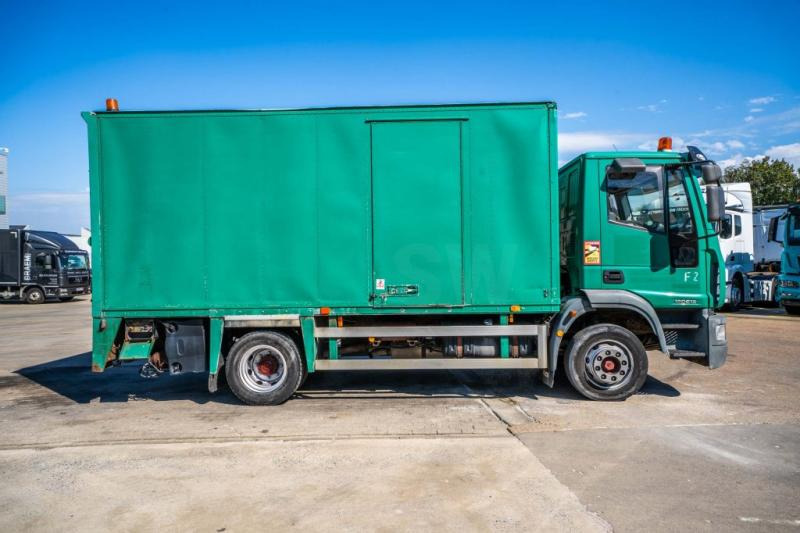 Iveco EUROCARGO 120E18 - Camión caja cerrada: foto 3 Iveco EUROCARGO 120E18 - Camión caja cerrada: foto 3