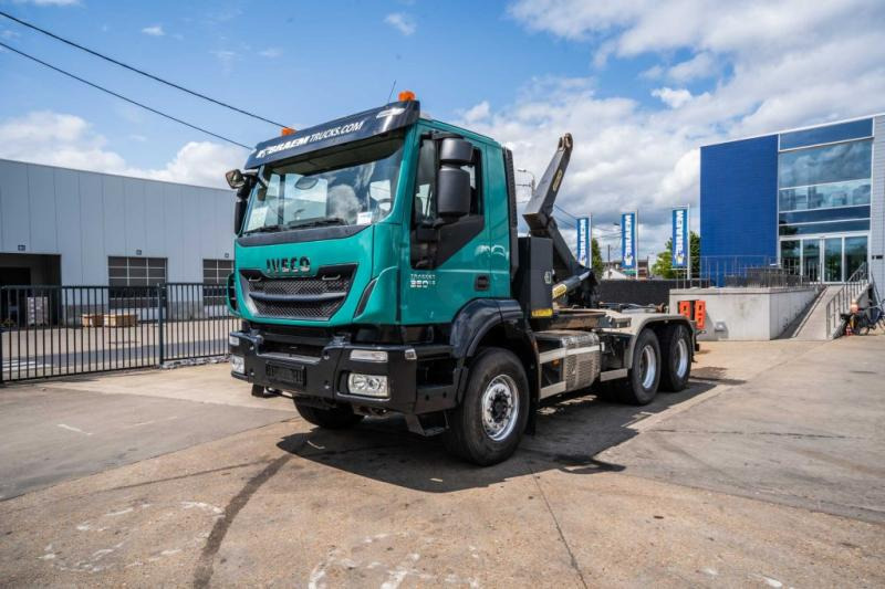 Iveco TRAKKER 360-6x4-PALFINGER - Camión multibasculante: foto 1 Iveco TRAKKER 360-6x4-PALFINGER - Camión multibasculante: foto 1