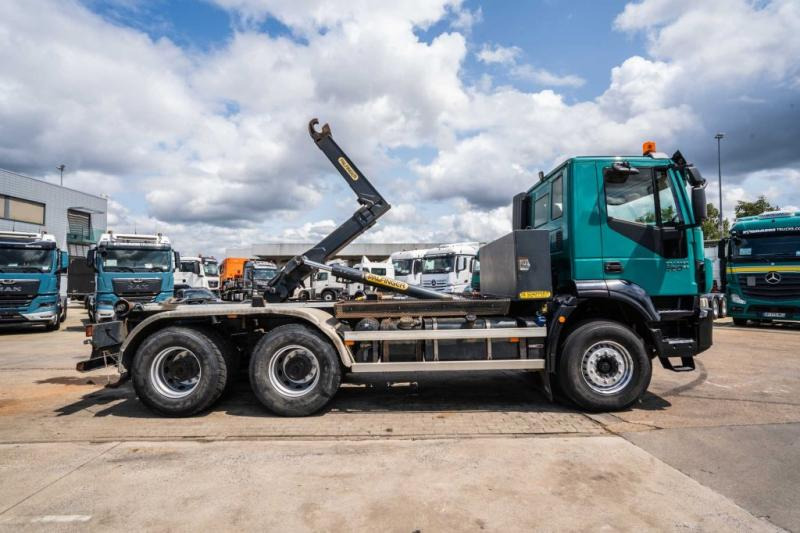 Iveco TRAKKER 360-6x4-PALFINGER - Camión multibasculante: foto 3 Iveco TRAKKER 360-6x4-PALFINGER - Camión multibasculante: foto 3