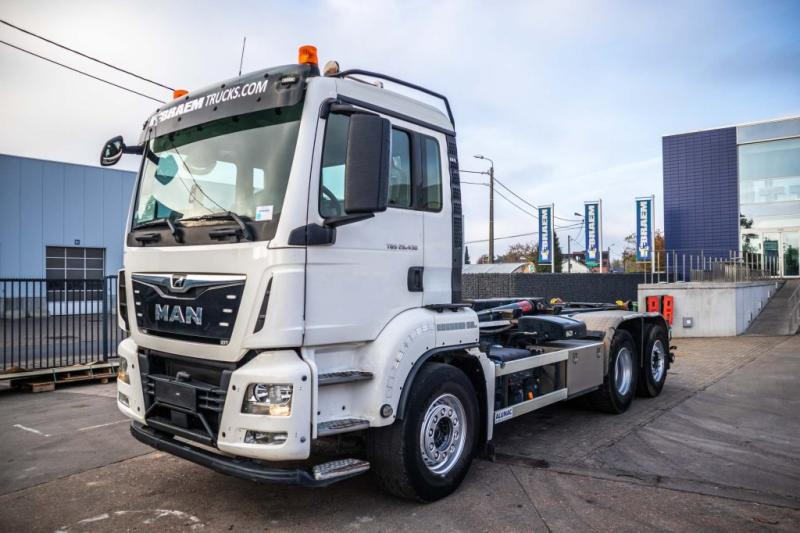 MAN TGS 26.430-6x2-4 BL (New Tires) - Camión multibasculante: foto 1 MAN TGS 26.430-6x2-4 BL (New Tires) - Camión multibasculante: foto 1