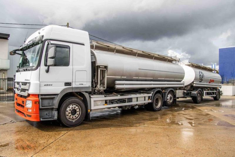 Mercedes ACTROS 2544-MP3+MAGYAR INOX18.200L+17.700L/2X6COMP - Camión cisterna: foto 1 Mercedes ACTROS 2544-MP3+MAGYAR INOX18.200L+17.700L/2X6COMP - Camión cisterna: foto 1