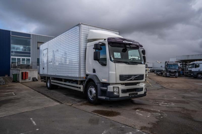 Volvo FL 260 (19t) +DHOLLANDIA 2T. - Camión caja cerrada: foto 2 Volvo FL 260 (19t) +DHOLLANDIA 2T. - Camión caja cerrada: foto 2