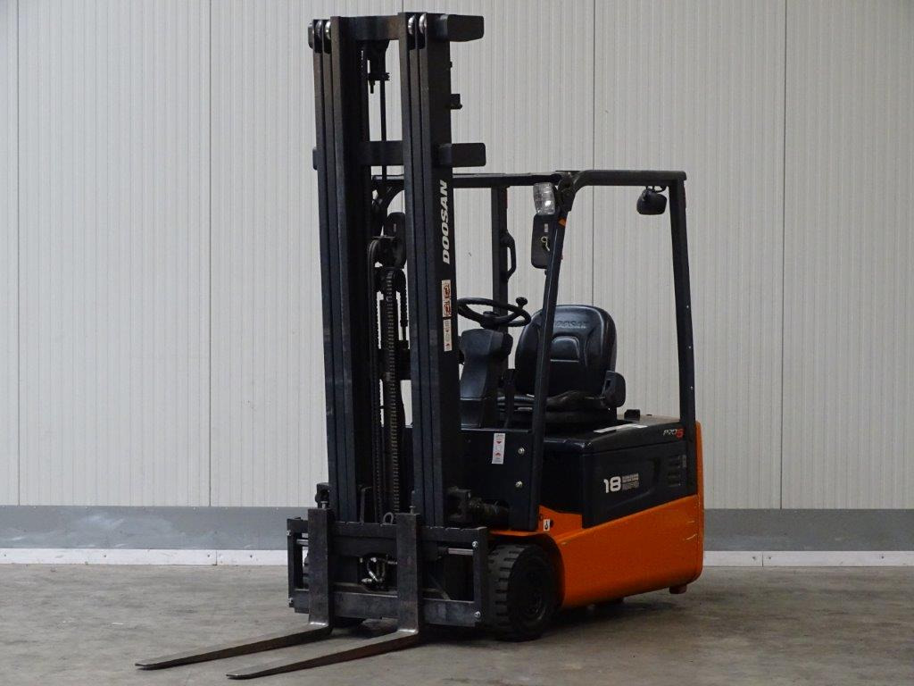 Doosan B18T-5 - TRIPLEX - Carretilla elevadora eléctrica: foto 1 Doosan B18T-5 - TRIPLEX - Carretilla elevadora eléctrica: foto 1