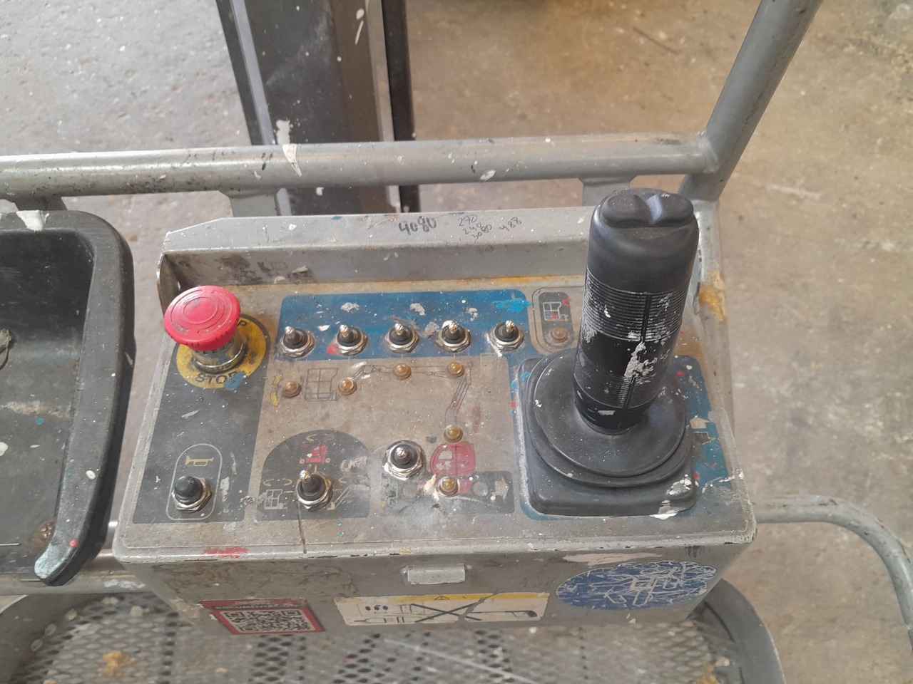 Plataforma articulada MANITOU 120AETJ C: foto 9