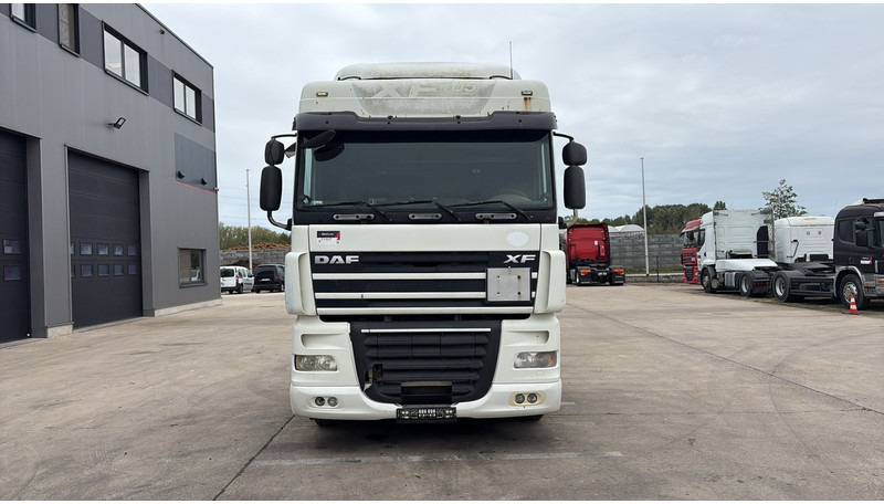 DAF 105 XF 460 (AIRCO / GOOD CONDITION / BONNE ETAT / BOITE MANUALLE / GEARBOX MANUAL) - Cabeza tractora: foto 2 DAF 105 XF 460 (AIRCO / GOOD CONDITION / BONNE ETAT / BOITE MANUALLE / GEARBOX MANUAL) - Cabeza tractora: foto 2