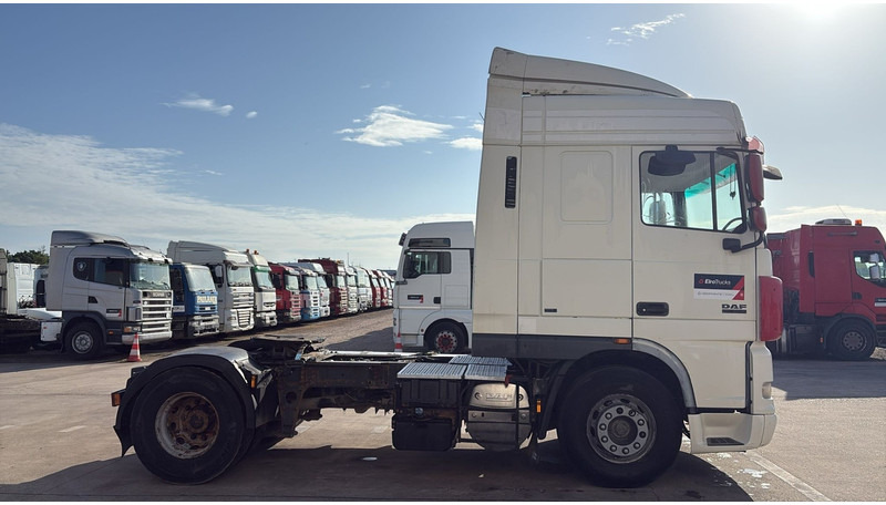 DAF 105 XF 460 (BOITE MANUELLE / MANUAL GEARBOX) - Cabeza tractora: foto 4 DAF 105 XF 460 (BOITE MANUELLE / MANUAL GEARBOX) - Cabeza tractora: foto 4