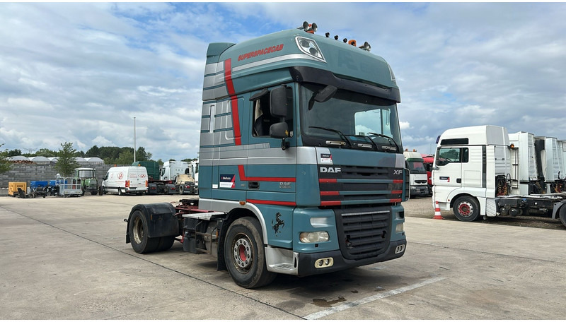 DAF 105 XF 460 (BOITE MANUELLE / MANUAL GEARBOX / RETARDER) - Cabeza tractora: foto 2 DAF 105 XF 460 (BOITE MANUELLE / MANUAL GEARBOX / RETARDER) - Cabeza tractora: foto 2