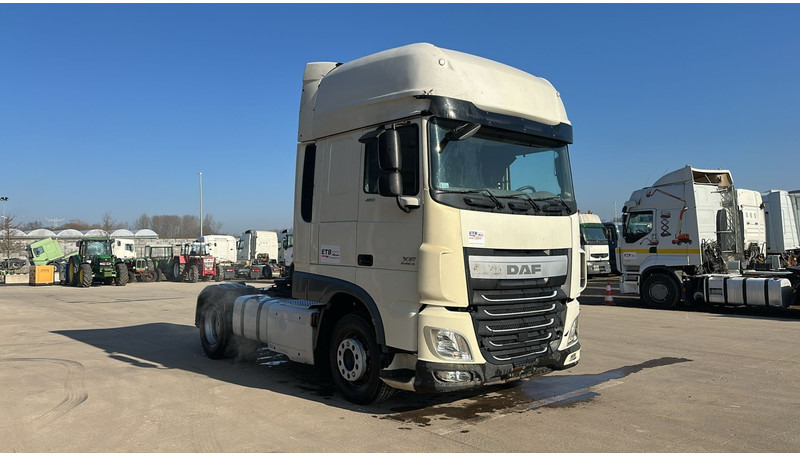 DAF 106 XF 460 (BOITE MANUELLE / MANUAL GEARBOX / 834.000 KM / EURO 6) - Cabeza tractora: foto 3 DAF 106 XF 460 (BOITE MANUELLE / MANUAL GEARBOX / 834.000 KM / EURO 6) - Cabeza tractora: foto 3