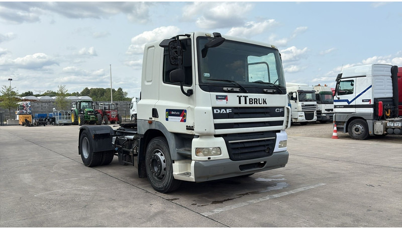 DAF 85 CF 410 (LOW CABIN / PETIT CABINE / TRES PROPRE / CLEAN CONDITION) - Cabeza tractora: foto 3 DAF 85 CF 410 (LOW CABIN / PETIT CABINE / TRES PROPRE / CLEAN CONDITION) - Cabeza tractora: foto 3