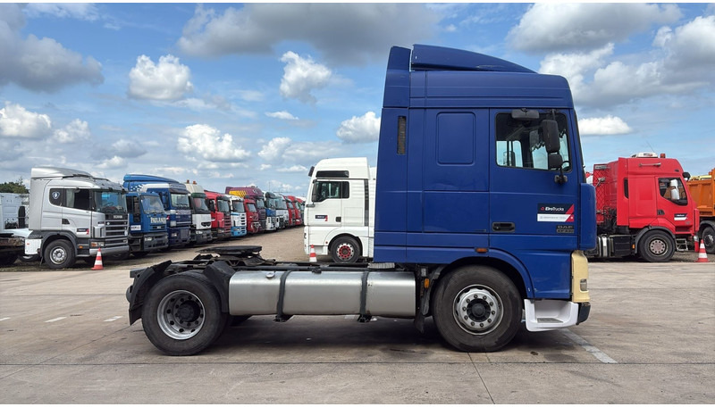 DAF 95 XF 430 (EURO 3 / BOITE MANUELLE / MANUAL GEARBOX) - Cabeza tractora: foto 4 DAF 95 XF 430 (EURO 3 / BOITE MANUELLE / MANUAL GEARBOX) - Cabeza tractora: foto 4