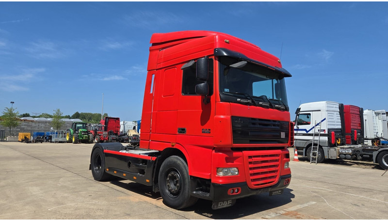 DAF XF 105.410 (BOITE MANUELLE / SUPER PROPRE !!! / TRES BONNE ETAT / AIRCO / MANUAL GEARBOX) - Cabeza tractora: foto 3 DAF XF 105.410 (BOITE MANUELLE / SUPER PROPRE !!! / TRES BONNE ETAT / AIRCO / MANUAL GEARBOX) - Cabeza tractora: foto 3