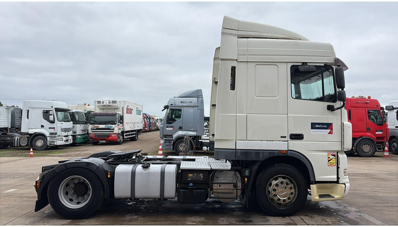 DAF XF 105.460 (BOITE MANUELLE / MANUAL GEARBOX) - Cabeza tractora: foto 3 DAF XF 105.460 (BOITE MANUELLE / MANUAL GEARBOX) - Cabeza tractora: foto 3