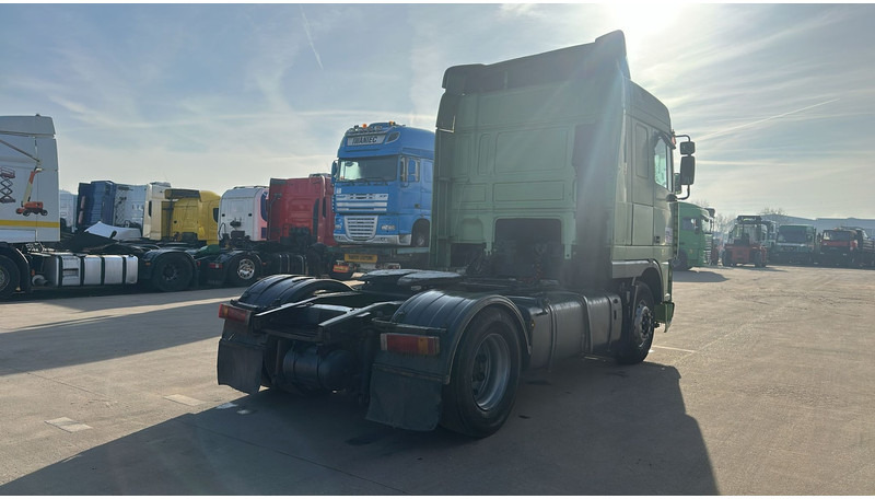 DAF XF 95.430 (EURO 2 / MANUAL PUMP / POMPE MANUELLE / BOITE MANUELLE) - Cabeza tractora: foto 5 DAF XF 95.430 (EURO 2 / MANUAL PUMP / POMPE MANUELLE / BOITE MANUELLE) - Cabeza tractora: foto 5