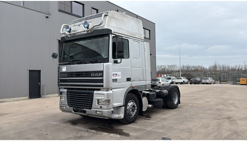 DAF XF 95.480 (EURO 3 / MANUAL GEARBOX / BOITE MANUELLE) - Cabeza tractora: foto 1 DAF XF 95.480 (EURO 3 / MANUAL GEARBOX / BOITE MANUELLE) - Cabeza tractora: foto 1