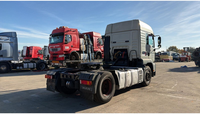 MAN TGA 18.430 (BOITE MANUELLE / MANUAL GEARBOX) - Cabeza tractora: foto 4 MAN TGA 18.430 (BOITE MANUELLE / MANUAL GEARBOX) - Cabeza tractora: foto 4