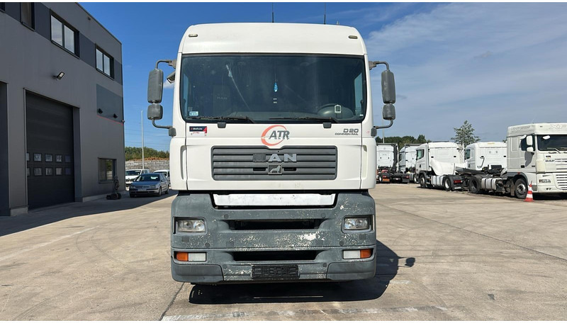MAN TGA 18.430 (BOITE MANUELLE / MANUAL GEARBOX) - Cabeza tractora: foto 2 MAN TGA 18.430 (BOITE MANUELLE / MANUAL GEARBOX) - Cabeza tractora: foto 2