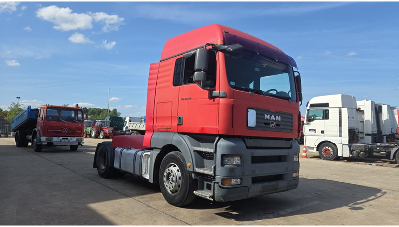 MAN TGA 18.440 (MANUAL GEARBOX / PTO / HYDRAULIC PUMP / BOITE MANUELLE) - Cabeza tractora: foto 3 MAN TGA 18.440 (MANUAL GEARBOX / PTO / HYDRAULIC PUMP / BOITE MANUELLE) - Cabeza tractora: foto 3