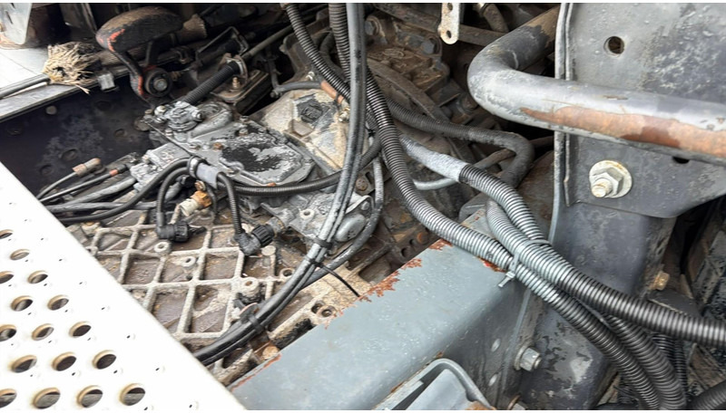 Cabeza tractora Renault Magnum 400 (BOITE MANUELLE / MANUAL GEARBOX): foto 17 Cabeza tractora Renault Magnum 400 (BOITE MANUELLE / MANUAL GEARBOX): foto 17