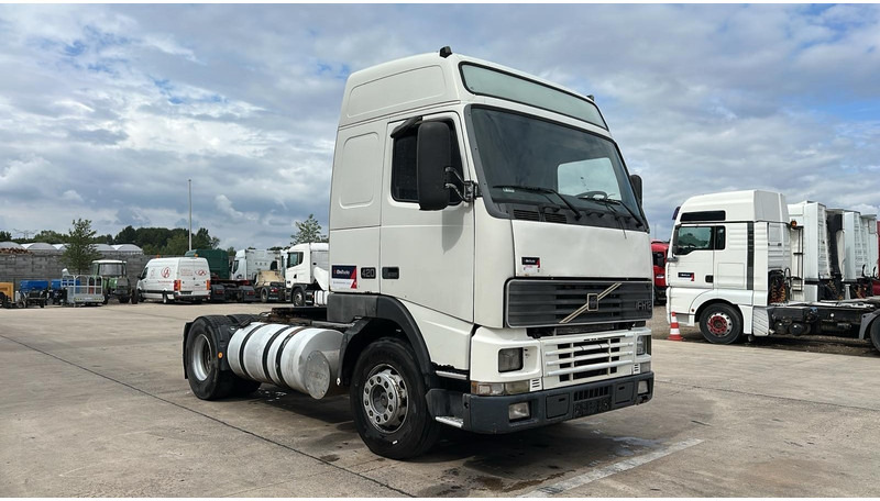 Volvo FH 12.420 (POMPE HYDRAULIQUE / PTO / BOITE MANUELLE / MANUAL GEARBOX) - Cabeza tractora: foto 2 Volvo FH 12.420 (POMPE HYDRAULIQUE / PTO / BOITE MANUELLE / MANUAL GEARBOX) - Cabeza tractora: foto 2